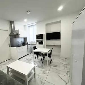 Appartement T2 Moderne A 10 Min Du Centre-ville De, Lyon